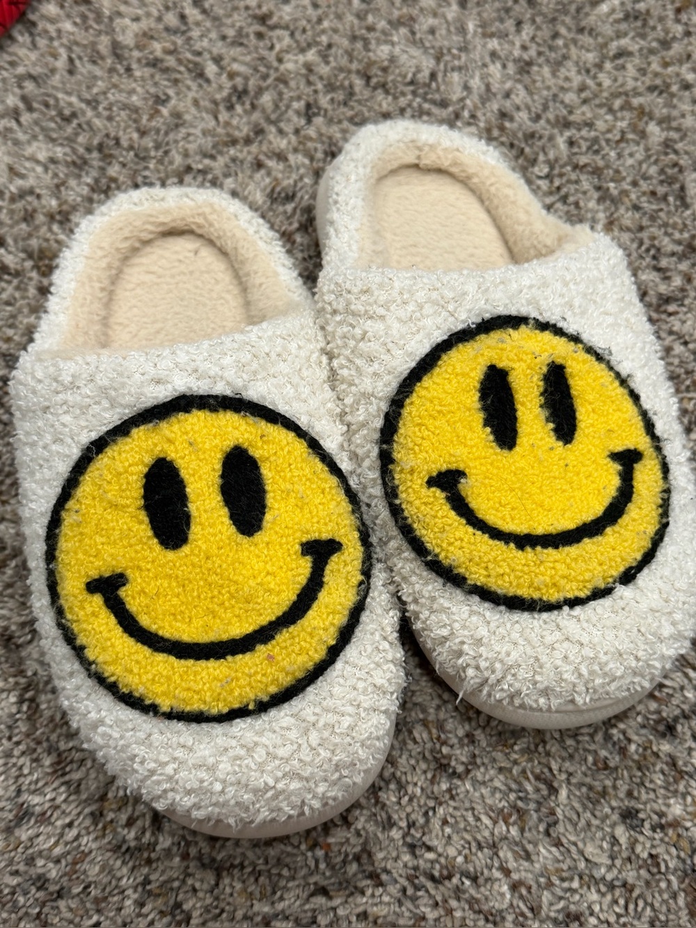 KIDS Slippers Sz 3 4 Cozy Cream Smiley Face
